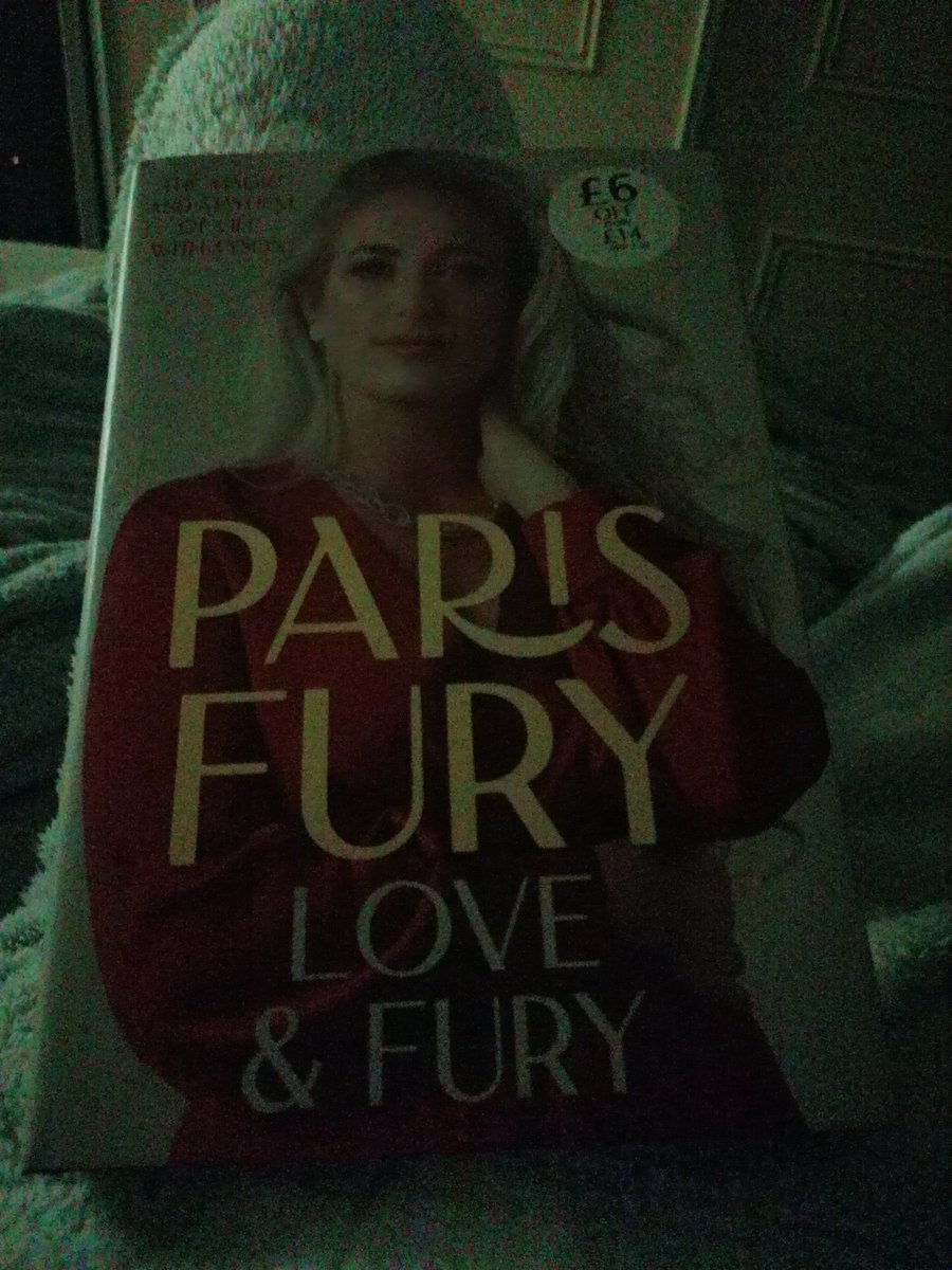 lisabaker76's tweet photo. Best Christmas present ever, in bed making a start on this 🙏🙏 @parisfury1 💕 https://t.co/NuNo6cqOwp