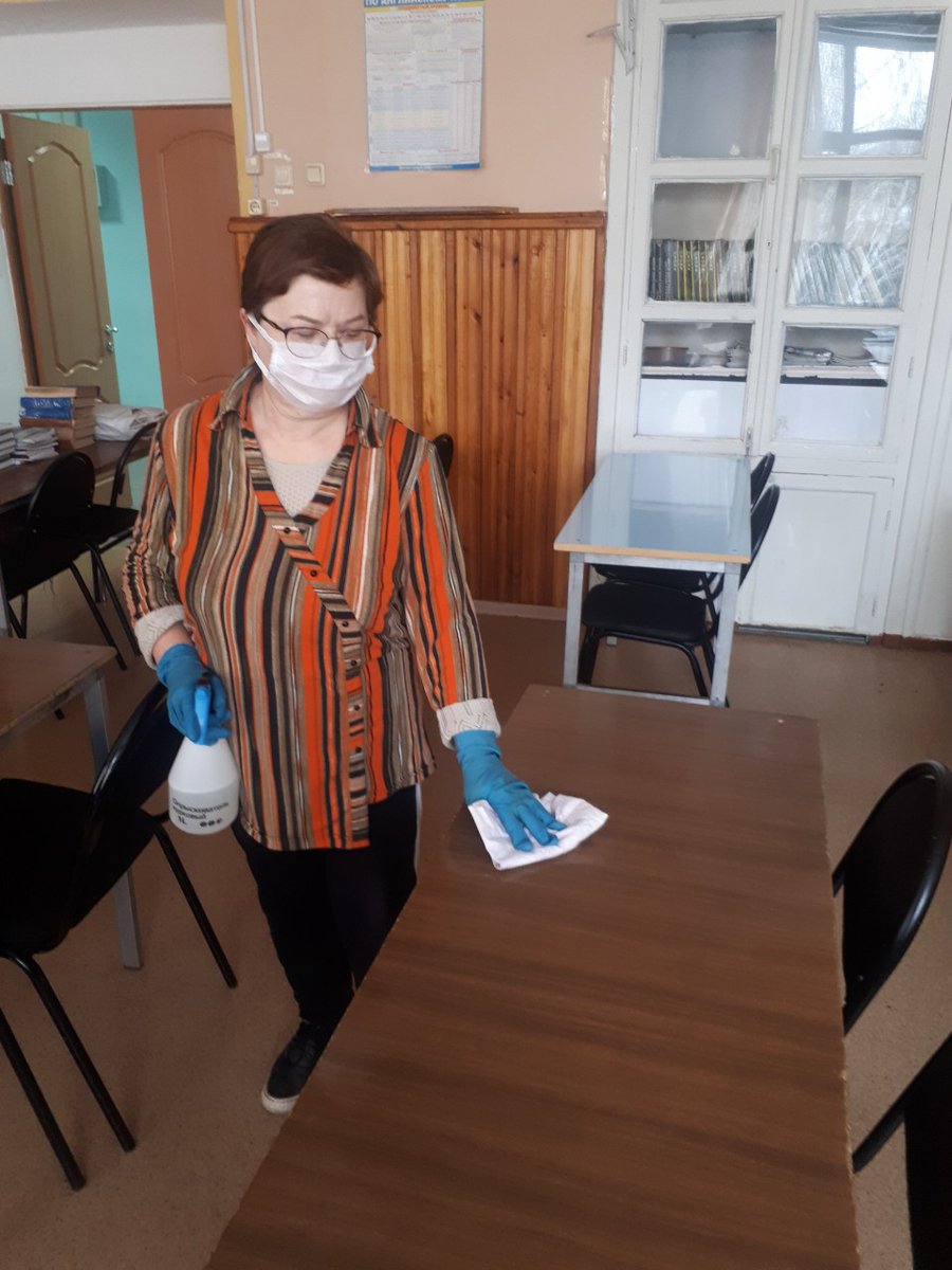В ГАПОУ СО "ЖГК" соблюдаются все необходимые меры безопасности по распространению новой COVID-19. Помещения дезинфицируются в соответствии с требованиями норм СанПин