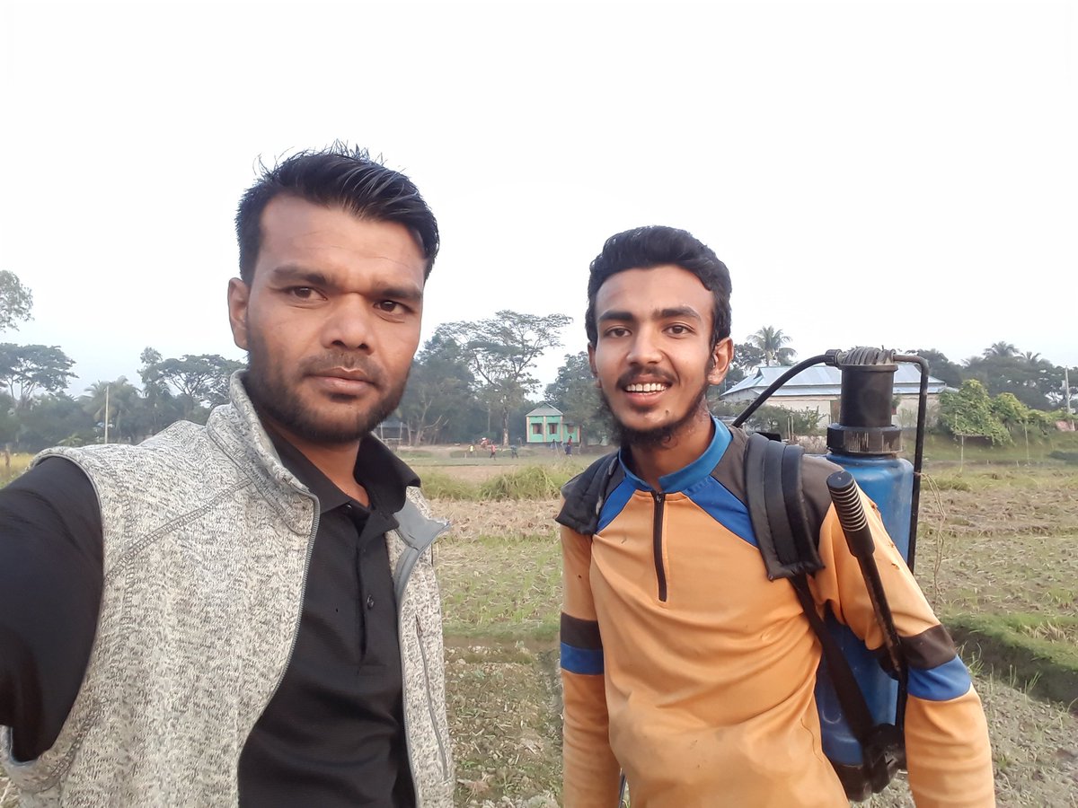 HallaBalla20's tweet photo. নিত্তান্তই শীত এসে আমাদের ছুইয়েছে https://t.co/Y2sShOibzX