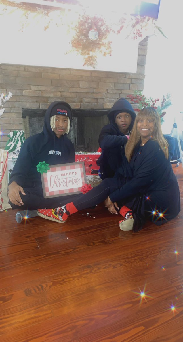 Merry Christmas 🎄 from Me and Mines 🎅🤪