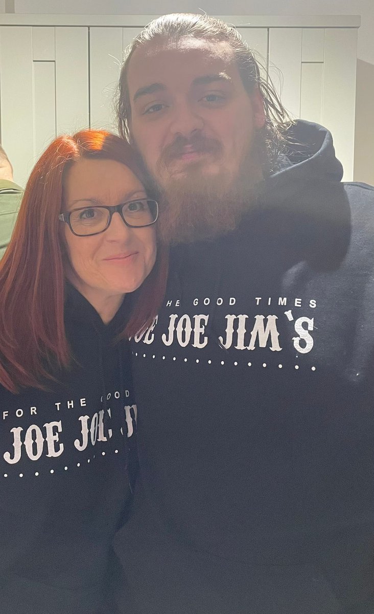 AlisonPope4's tweet photo. Missing our favourite bar on Boxing Day. Bringing the @joejoejims to home 🙌🏻 https://t.co/iW4lhz1mQN