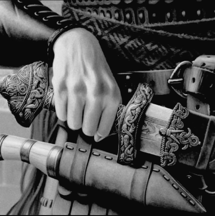kavinskyblythe's tweet photo. Kingdom of flesh and fire
★★★★★

"He was the first thing I’d ever truly chosen for myself." https://t.co/GP2RVHQTu5