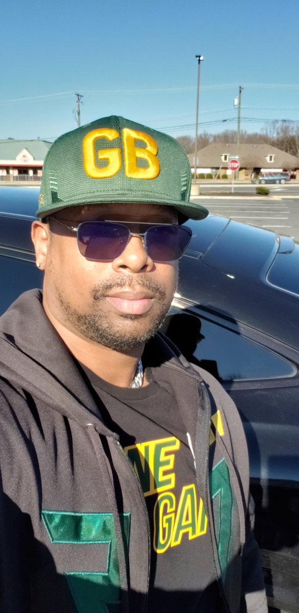 TheRobertTGreen's tweet photo. When #BANEGary tells you to #PutCheeseOnEverything🧀🍽

That's a wise decision.
@RashanAGary @RashanGarySport #GoPackGo 

https://t.co/UMf6FwFSSQ https://t.co/a4HJ7F6Uvd