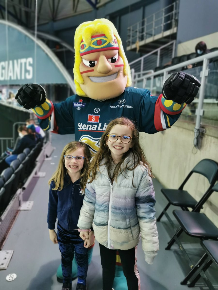 Sujo77's tweet photo. Boxing day @BelfastGiants #giantselfie #giantsvclan https://t.co/WKe3DMq5tL