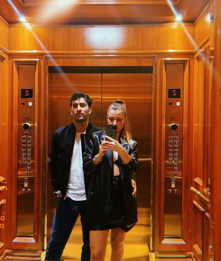 senkimdinabi's tweet photo. "Sakin ol, bana bak, bizi düşün"  🥺🥺 https://t.co/tRpByug3hc
