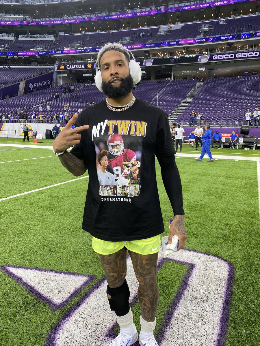 PFF's tweet image. OBJ &amp;amp; Justin Jefferson repping each other pregame 🤝 

📸: @ShannonSpake