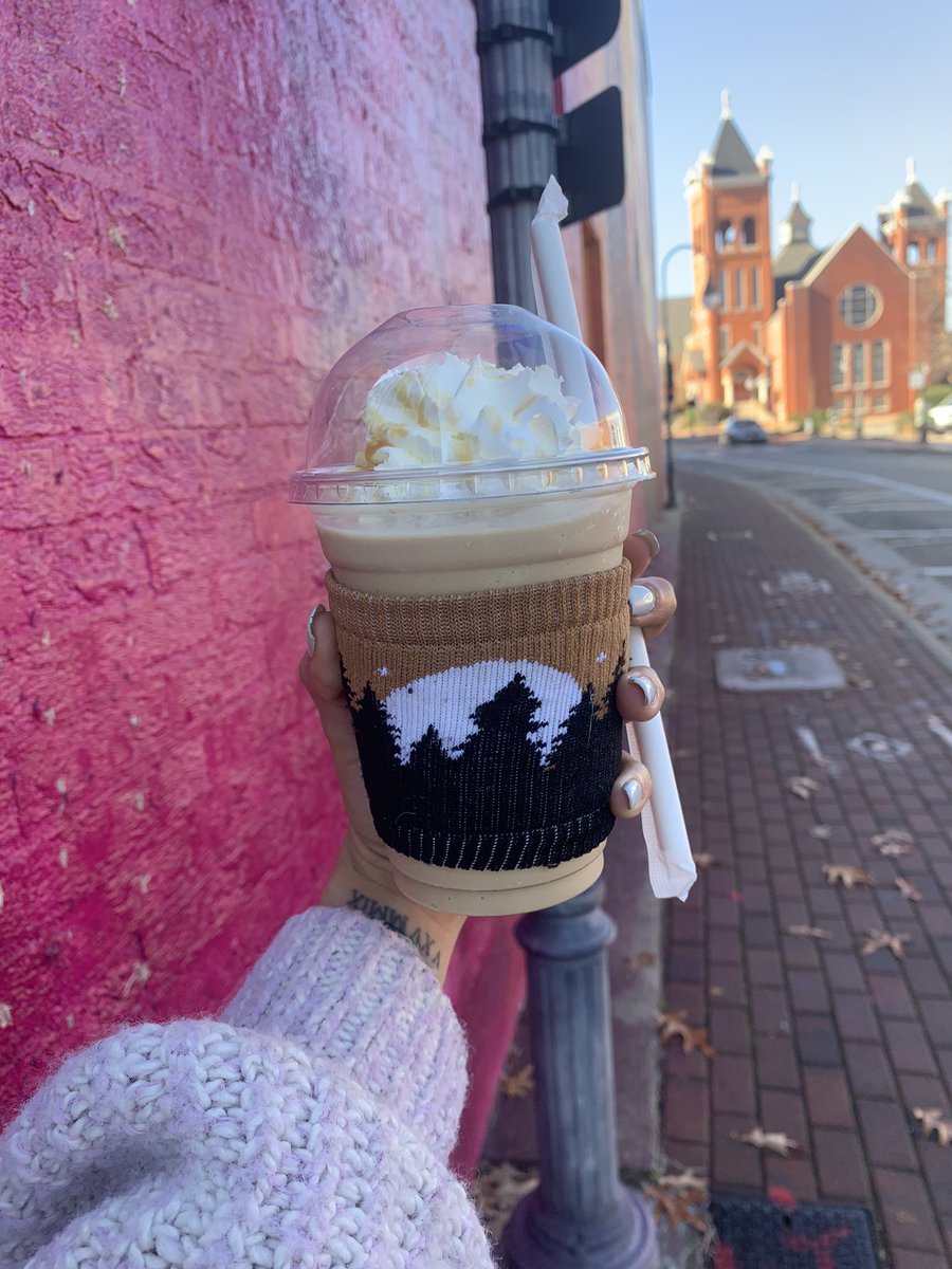 TsundereToesxxx's tweet photo. Another Beautiful Sunday and another $ubfunded Coffee ☕️ 💕✨ 

(Wearing my slides so I can rinse you boys at work ) 

Findom findomfeet findombrat finsub paypig https://t.co/X1kGTgaqkY