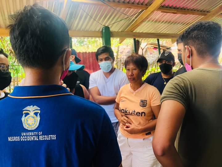 ucdounor's tweet photo. The One Love UNO-R Relief Operations spearheaded by the University Community Development Office (UCDO) and its Juniors Club visited the town of Brgy. Tabo, Municipality of Ilog to share some gifts of love to affected members of the community. https://t.co/ZXvrfKWJfD