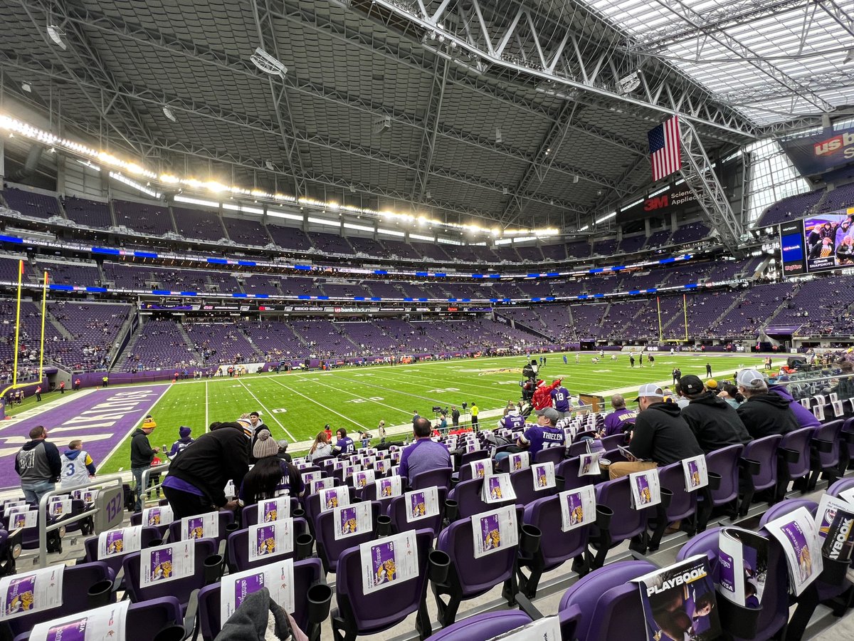 ___Joshua_____'s tweet photo. It’s about that time #SKOL https://t.co/EHJrrzviEV