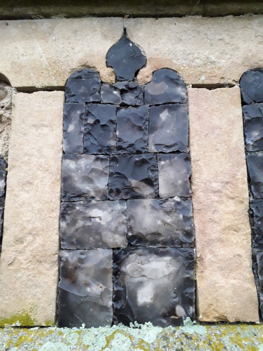 ArchRisk's tweet photo. Superb 15th century flushwork, St Andrew's Church, Covehithe #church #medieval #flushwork #flint https://t.co/eyS1FUMx7J