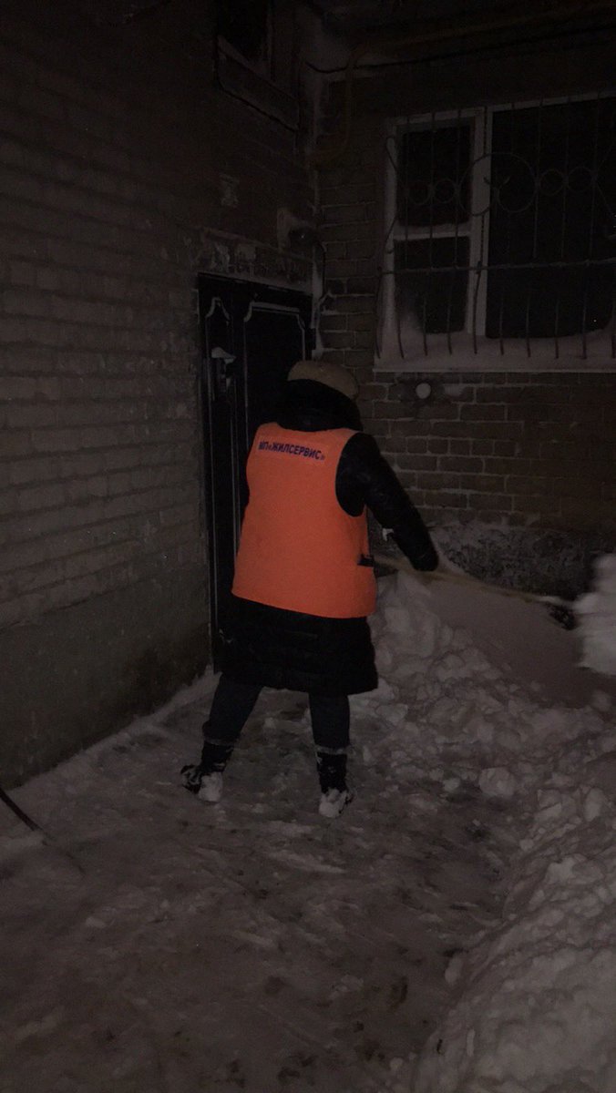 Уборка снега . Утро 26.12.21. <a href="/rradyukov/">Роман Радюков</a> <a href="/AdmSamRna/">Администрация Самарского внутригородского района</a>