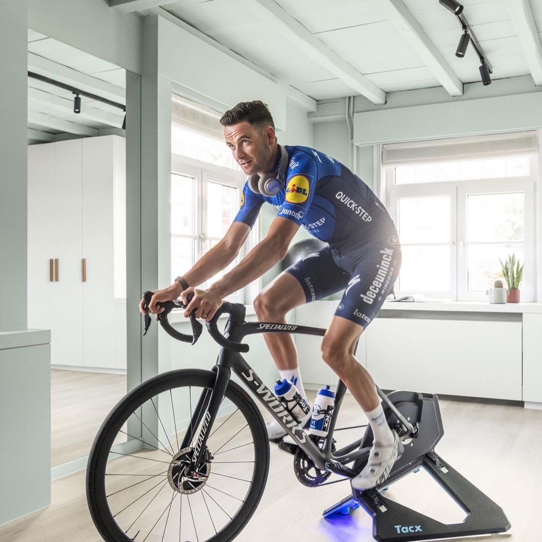 soudalquickstep's tweet photo. .@Pieter_Serry is one lucky guy!
This pain cave is just awesome ๐คฉ
#LoveMyQuickStep https://t.co/tTMd6b9tta
