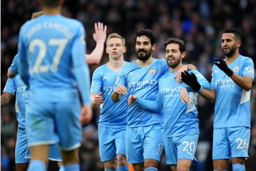 ويوجد فريقان فقط سجلا +4 أهداف خلال الشوط الأول في الدوري الإنجليزي هذا الموسم:

ليفربول أمام مانشستر يونايتد
مانشستر سيتي أمام ليستر سيتي.