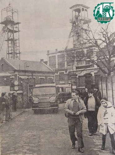 APPHIM's tweet photo. Liévin, le 27 décembre 1974. Le récit de la catastrophe (2) https://t.co/2Op9GWMB7i #apphim #Mineurdefond #catastrophe #liévin #mémoire #UNESCO #bassinminier Photos presse col APPHIM https://t.co/cVkp89AIIF