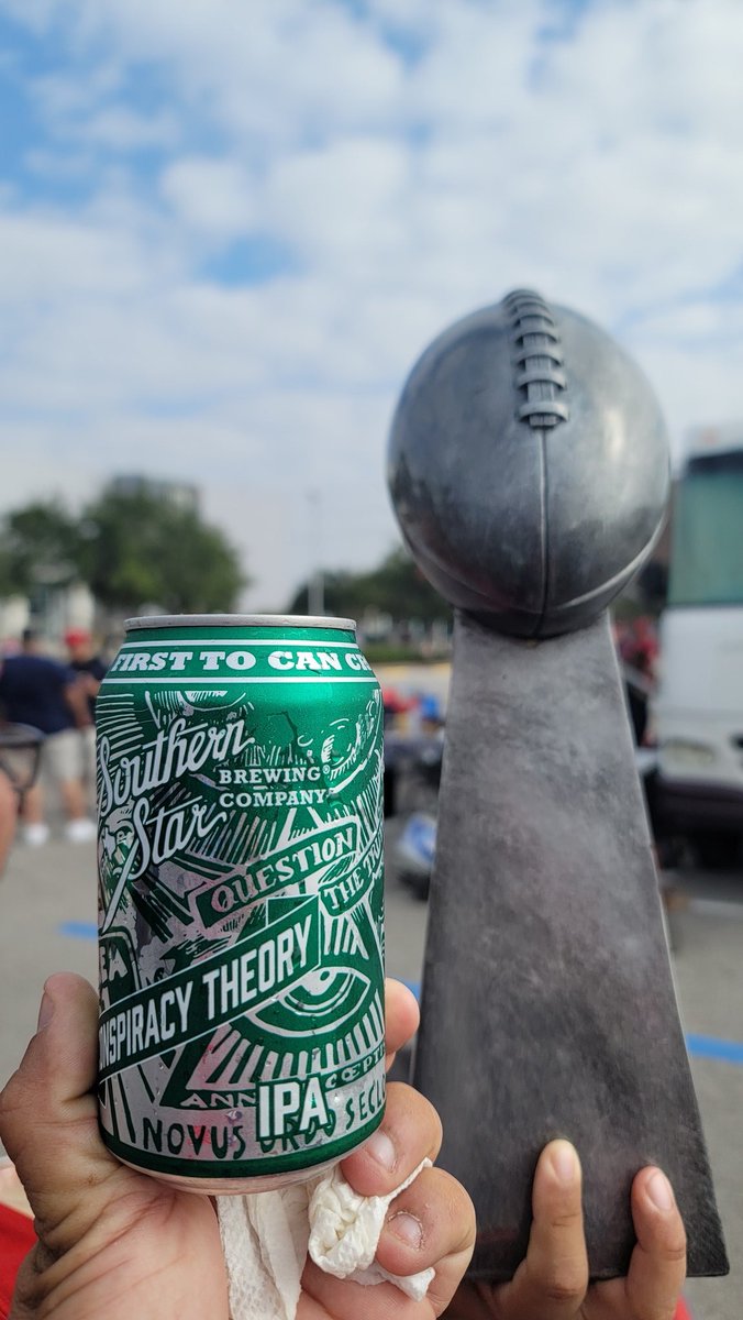 Seven15Podcast's tweet photo. @SouthernStarBC Drinking a #ConspiracyTheoryIPA at the @HoustonTexans game thanks to @passthegravypod !! #GravyGang @AlexJMiddleton @notpatdionne https://t.co/5d9yXtxfZT