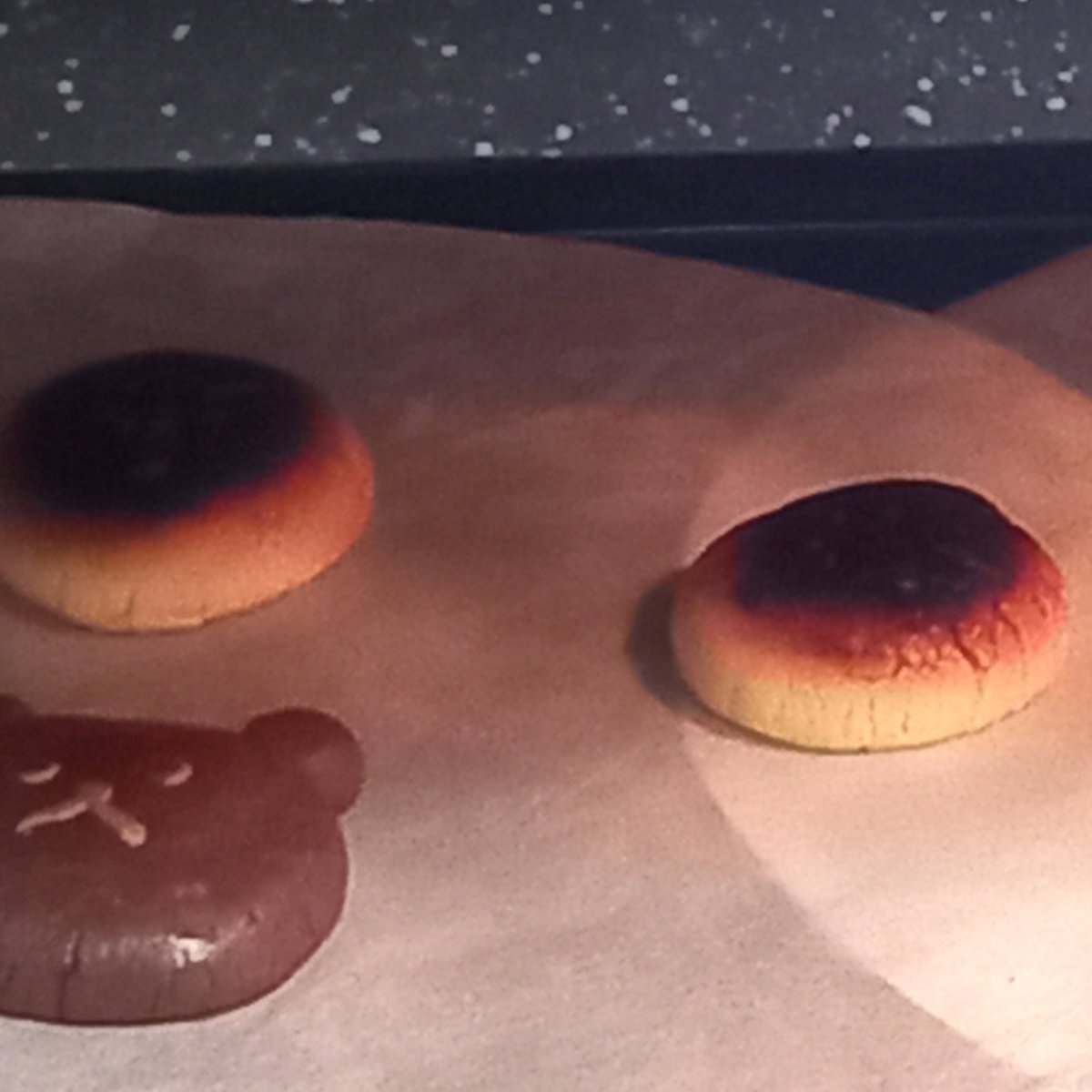 Kkaayy_1234's tweet image. 쪽팔려서 안 올리려고 햇는데..  새벽 2시에 창프 쿠키 만들다가 집 태울 뻔한 여자 어때