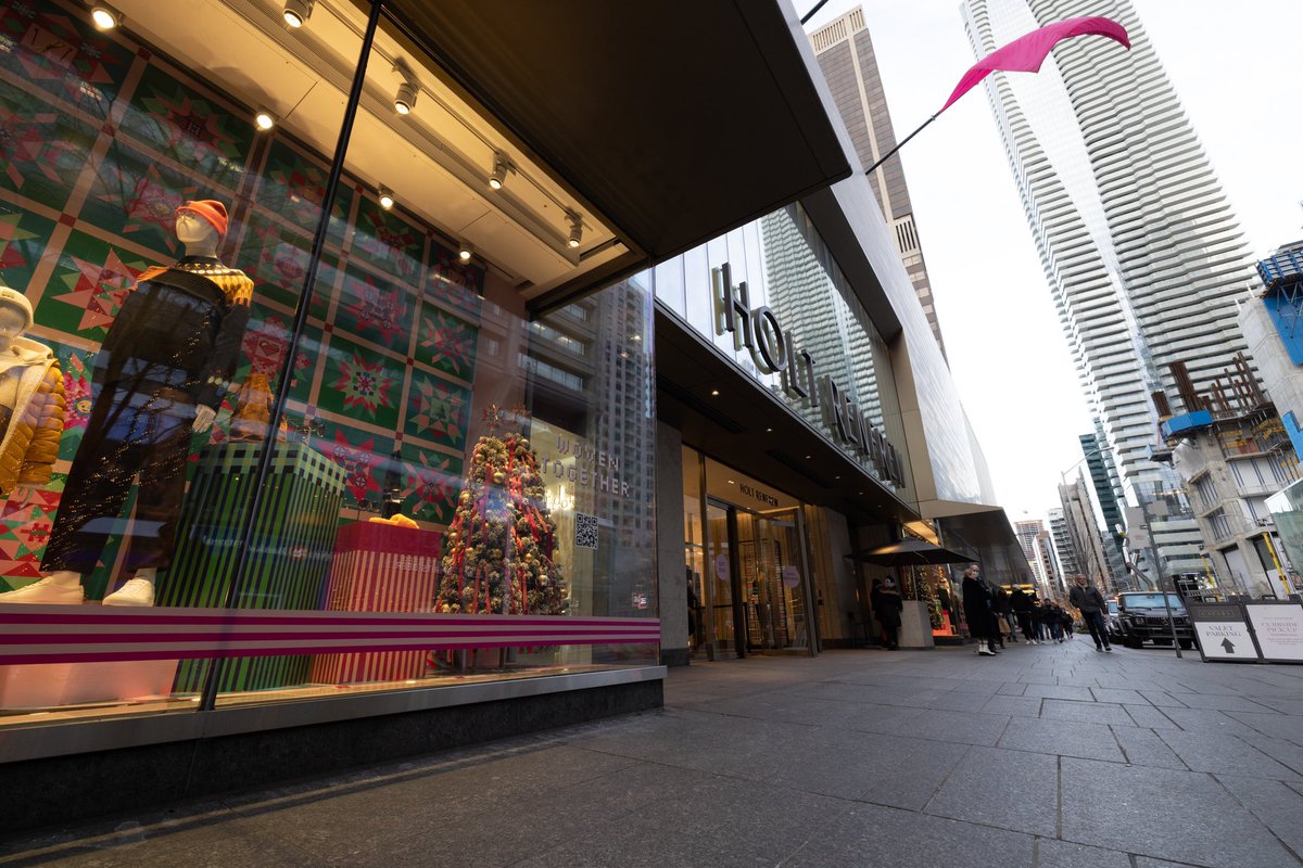 BloorYorkville's tweet photo. Happy #BoxingDay! We encourage everyone to abide by store regulations to remain safe while shopping today.
Let us know where the best deals today are in Bloor-Yorkville below!👇 #ShopBY https://t.co/DUSqisFDoT
