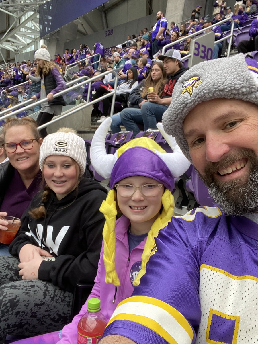 runningdad13's tweet photo. Time to show my ladies #Vikings football #skol https://t.co/I4WGNM2A35