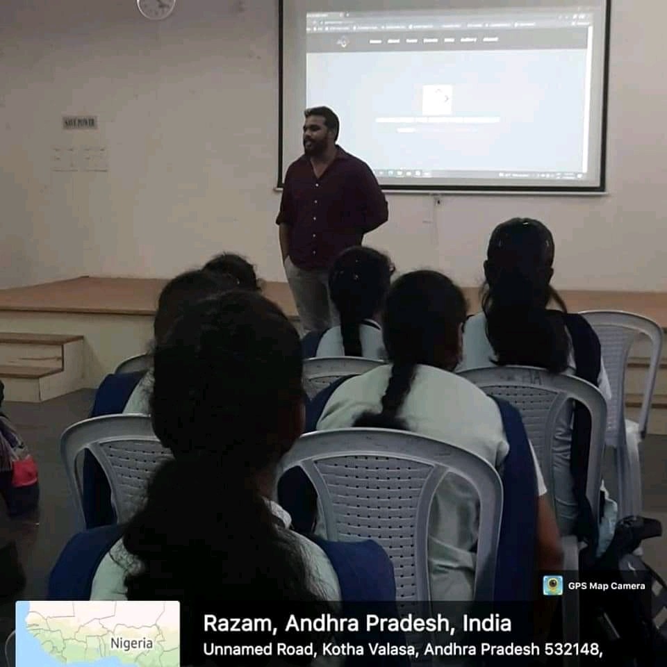 gmritacm_w's tweet photo. Beautiful brains filled with creativity...!! 

Participant count:87

@Indiaacm 

#creativity #Creative #creativeera #acmw https://t.co/Fj2XVjHlh4