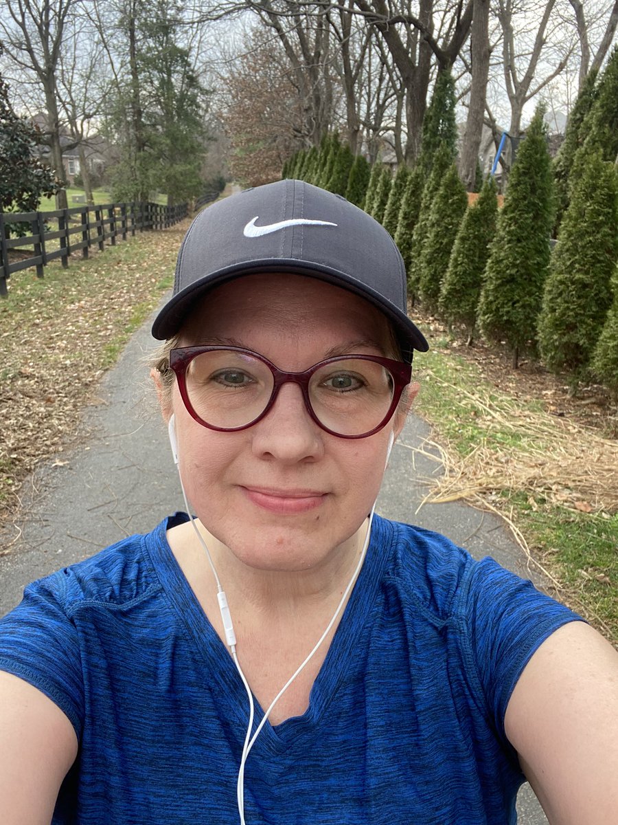 renee_boss's tweet photo. Day after Christmas and I ran in short sleeves. #readyforsnow โ๏ธ https://t.co/EehELg320c