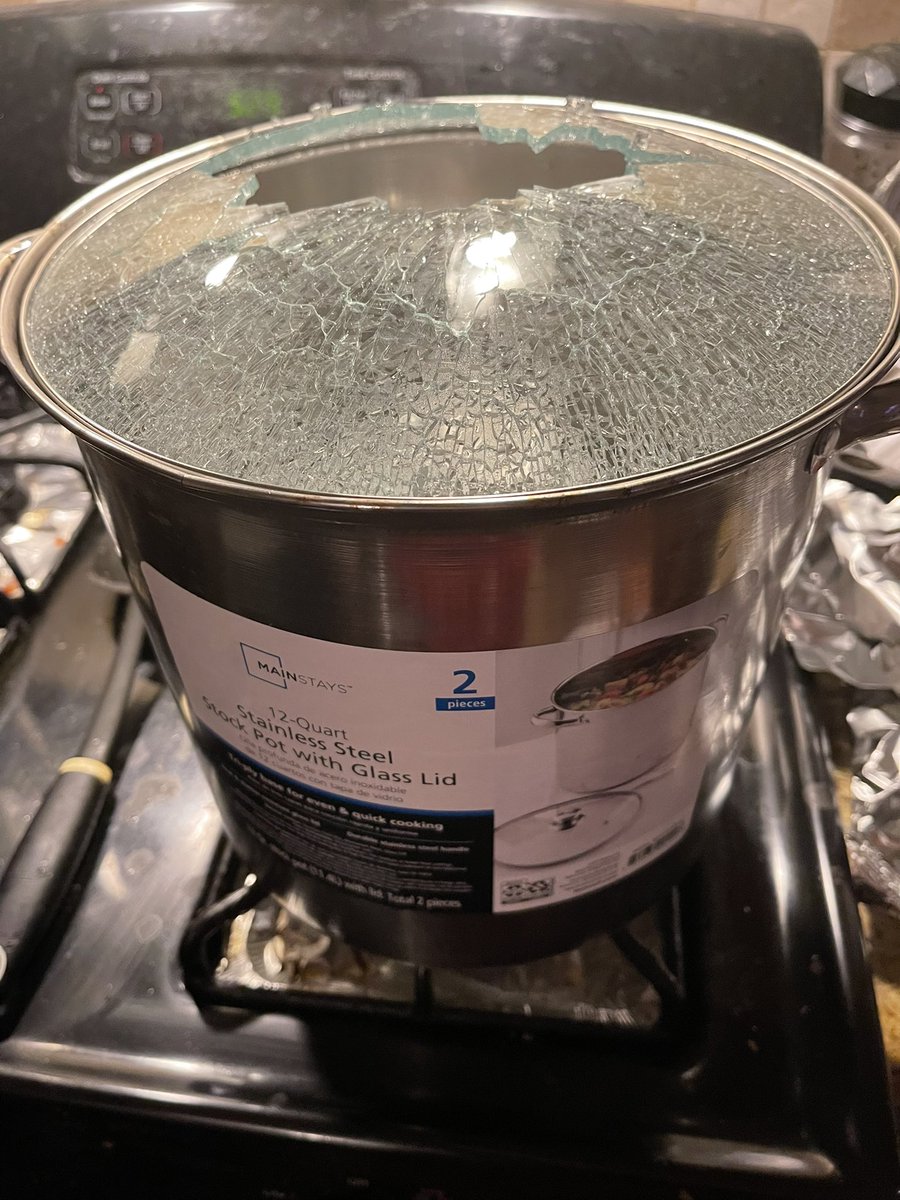 AmberliBenavide's tweet photo. @Walmart @WalmartInc My mom was using this BRAND NEW Mainstays pot with a glass lid of your’s. The glass lid exploded and ruined our Christmas. Get in contact with me to resolve this because my family and I are deeply upset and startled by this. https://t.co/TmyWGiuavy