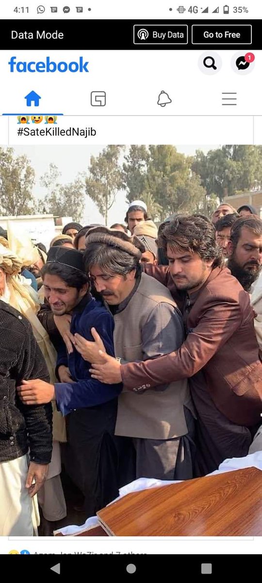 WaderaBahi's tweet photo. قاتل کو کوئی قتل کے اداب سکھائے
دستار کے ہوتے ہوئے سر کاٹ رہا ہے۔.
RIp #NajibMsd..😰 https://t.co/XFtIaFBbL0