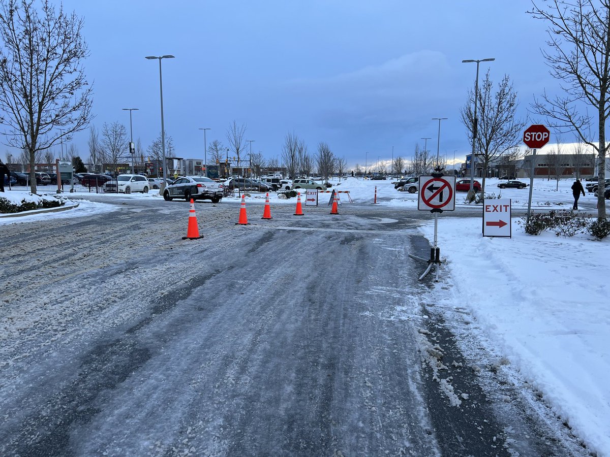 dpd_jingram's tweet photo. https://t.co/GK2ZwJ2WZt

See my Instagram post about traffic at @TsawwassenMills 

Entrance only at Canoe Pass Way &amp; 52nd St, exits (#4 and #5) to the North West.

Please come with an abundance of patience. Watch for signs &amp; traffic control.

@AM730Traffic @CityNewsVAN @GlobalBC https://t.co/KXSTUGQEbA