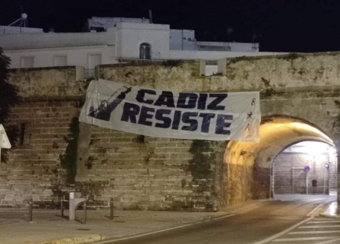 AleM1917's tweet photo. Ayer y hoy, Cádiz resiste. https://t.co/Xo27w4Fwln
