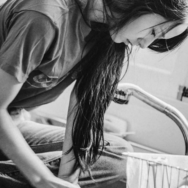 hourlykrystal's tweet photo. she is the art. https://t.co/PFuOkDkzzU