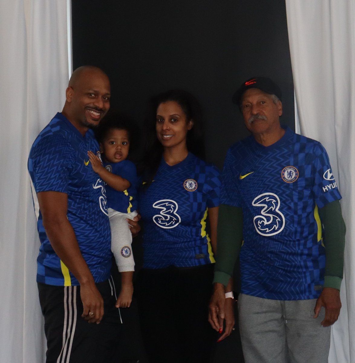 Its_da_R's tweet photo. Chelsea Fam! @PLinUSA @ChelseaFC

#MyPLMorning #ChelseaFC https://t.co/GzOIs7L0qO