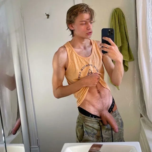 CroatianGayBoy's tweet photo. Hello there https://t.co/vG3g9zUwlk