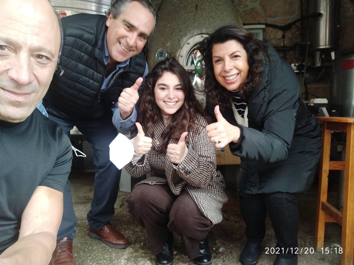 Después de 20 años nos hemos vuelto a ver. Organizaremos  intercambio entre Universidades (I+D+I y cultura) con el Reino Unido. Vamos a fomentar la cultura del vino Rías Baixas y la filosofía de bodegas Santiago Roma! Gracias al apoyo de José Herrera, su esposa Mafalda y su hija.