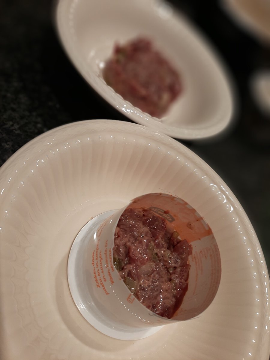 nickenmar's tweet photo. Als je nog een stukje reerug over hebt,en daarvan een steak tartare wilt maken.....
#kersttip #2ekerstdag #voorgerecht #reewild https://t.co/02Rq3KFIhw