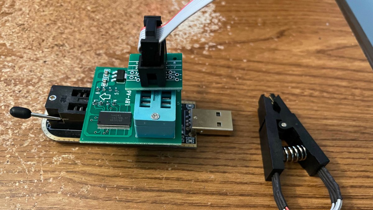 gzunigah's tweet image. BIOS Flashing Journey Writeup Puts Tutorials To Shame hackaday.com/2021/12/26/bio… #computerhacks #RepairHacks #bios