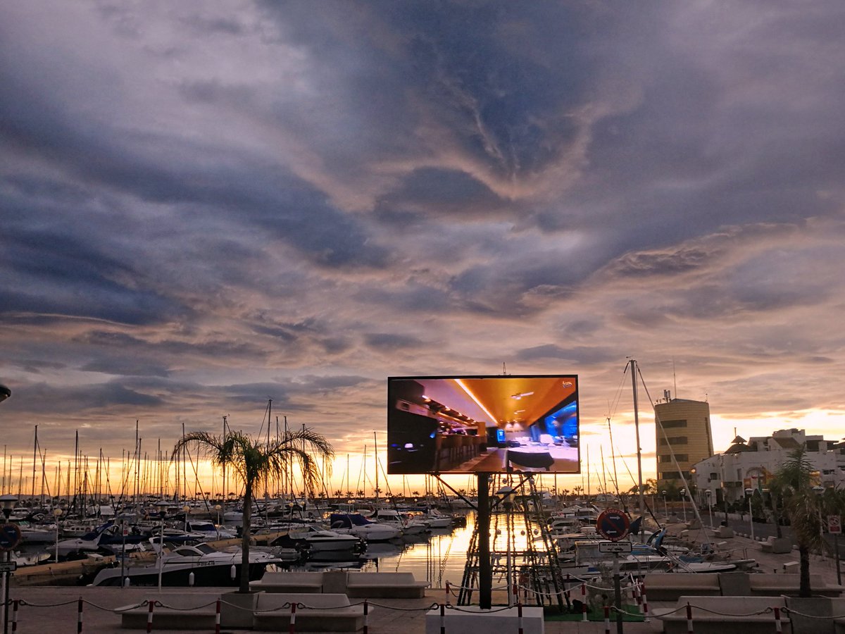 lolip4451's tweet photo. #puertodeportivo #aguadulce #Almería #cielo #nubes https://t.co/eBbeHc4XPR