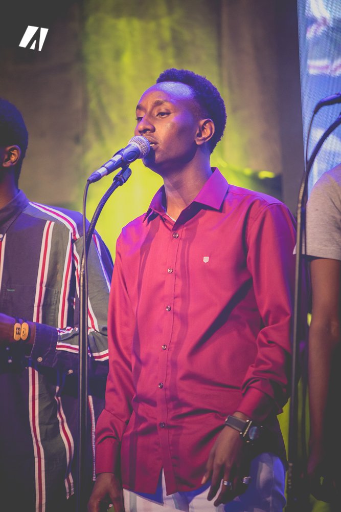 akezanet's tweet photo. 🔴🔵 KAINOS EVENT
Beau passage du groupe "Sons of the Morning Star (SMS)" qui ont repris accapella des morceaux célèbres de Noël.
#lesbeautesdecheznous
#akezanet
#KainosEvent
#Gospel
#Burundi https://t.co/tw69k7TZEo
