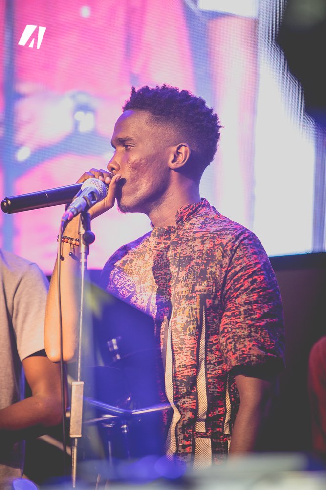 akezanet's tweet photo. 🔴🔵 KAINOS EVENT
Beau passage du groupe "Sons of the Morning Star (SMS)" qui ont repris accapella des morceaux célèbres de Noël.
#lesbeautesdecheznous
#akezanet
#KainosEvent
#Gospel
#Burundi https://t.co/tw69k7TZEo