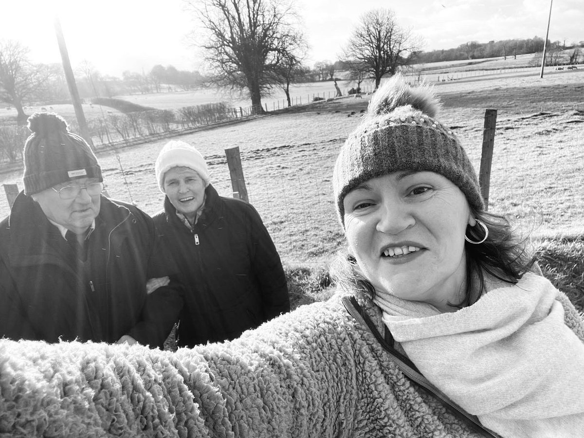 SarahSpooner19's tweet photo. Not quite our annual Boxing Day walk…..only 3 of us made it thanks to work/covid 🙄 Gutted our usual guests couldn’t make it 💔 https://t.co/qpuDsiuKi2