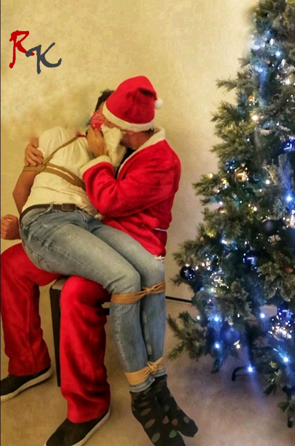 rope_kidnapper's tweet photo. Kinky Santa @rope_kidnapper

Etichette twitter

#shibari #malebondage #boundguys #gayfetish #gaykink #gaybondage #gaybdsm #ropebondage #boundandgagged #tiedup #restrains #rigger https://t.co/FqE62le4br