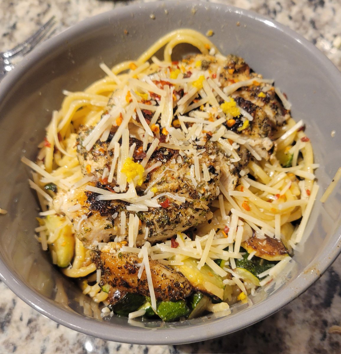 Neznem's tweet photo. Italian Chicken over lemony spaghetti with zucchini and chili flakes. #hellofresh #foodporn #cookingdate https://t.co/oKliml5pAc