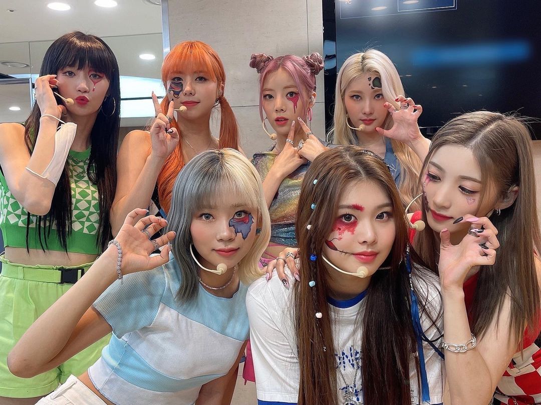 sondongpyobr's tweet image. [26.12.21] #RÁDIO • ©idolradiokorea

📅29/12 (QUA) - ⏰ 08:00 (🇧🇷)

#PURPLEKISS (#LEE #CHAEIN)
#MIRAE (#DONGPYO #SIYOUNG)
#OMEGAX (#HANGYEOM #YECHAN)

🟪Veja no App NC Universe 

#미래소년 #MIRAE #동표 #DONGPYO #손동표 #SONDONGPYO