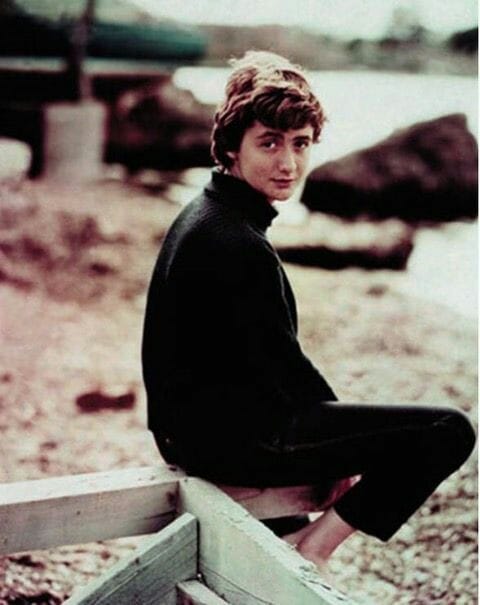 literlandweb1's tweet photo. "La felicidad, para mí consiste en gozar de buena salud, en dormir sin miedo y despertar sin angustia".
Françoise Sagan https://t.co/lPVl8jCVaa