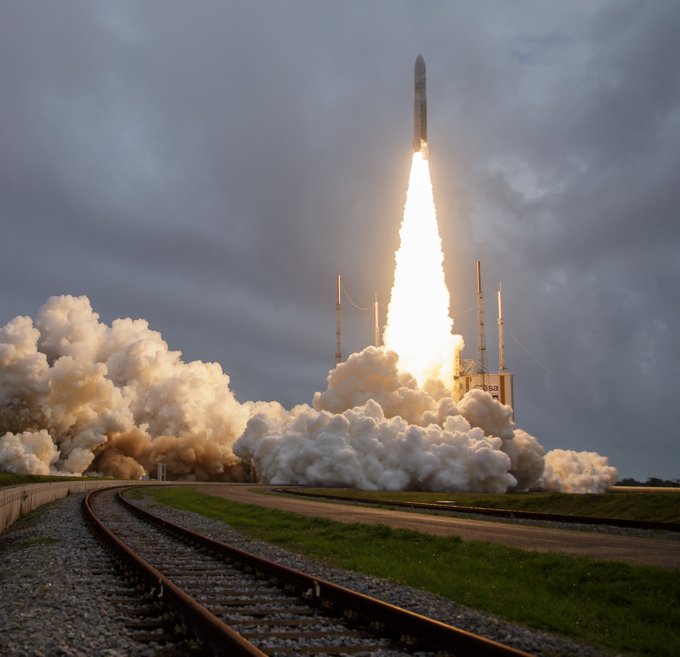 Liftoff of Ariane 5 rocket with James Webb Space Telescope aboard