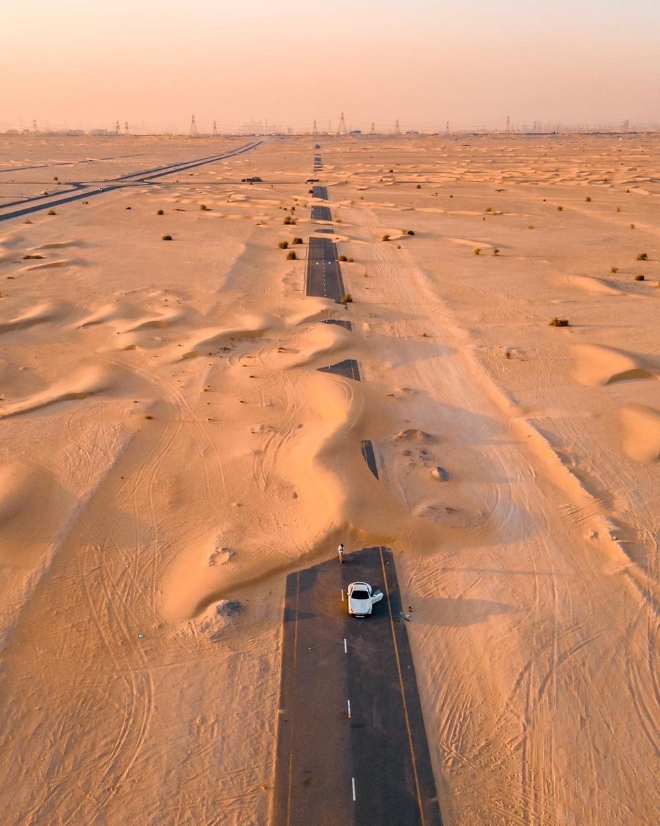 WrightGetaway's tweet photo. Yep...this really does happen!

📷 @traveltomtom

#dubai #droneshots #desertvibes #dubaidesert #uae https://t.co/FmM5hAltDQ