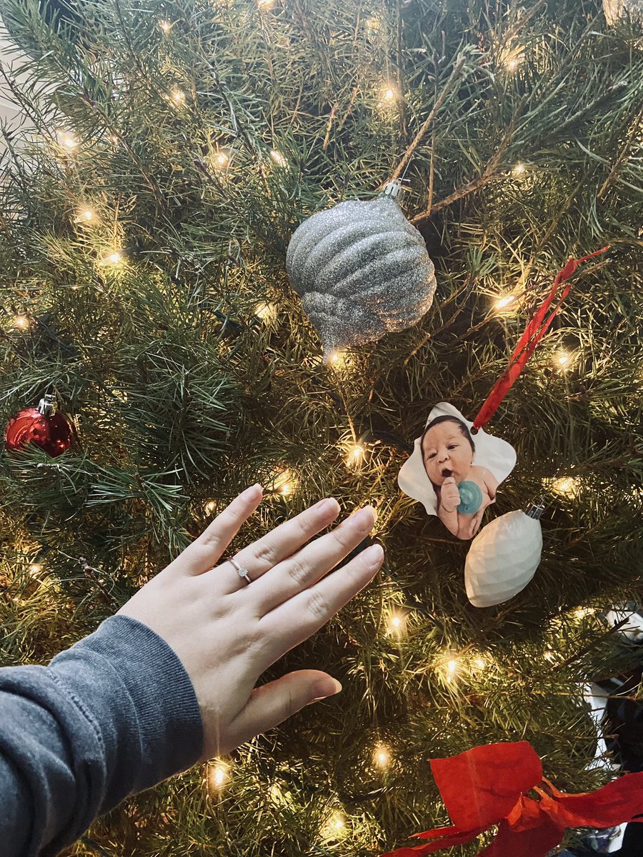 Alex03Marquez's tweet photo. I’ll never forget this Christmas🎄💍🤍 https://t.co/tukMYi5brW