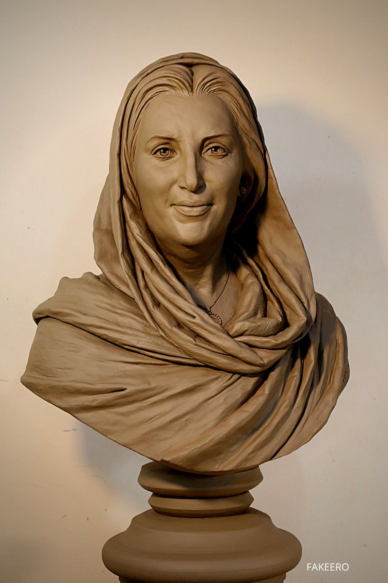 FKaantheso's tweet photo. Shaheed Rani Mohtarma Benazir Bhutto Sahiba 🌷
Bust sculpture by 
Fakeero solanki
@FKaantheso https://t.co/nKfXmRrecG