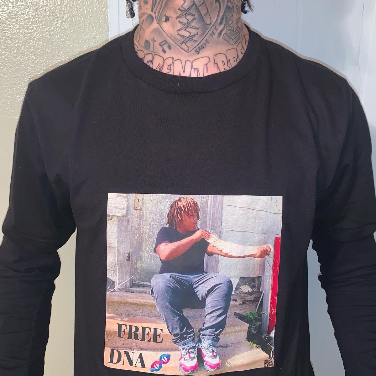bsogoon's tweet photo. He was talkin det shit now he feeling my shoe 👟 #FreeDna🧬 #LLSD💧 https://t.co/65fESO7DsD