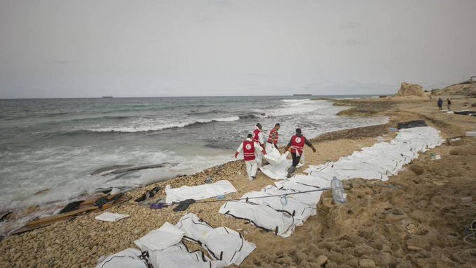 YourmediaAgency's tweet photo. #libyen #ibya #tripolis Furchtbar: 28 Leichen von übers Mittelmeer nach Europa flüchtenden Migranten in Libyen an Land gespült. Das ist das Ergebnis der katastrophalen EU/Deutschland/Libya-Politik. Wer Wahlen verhindert, ist für weitere Tote verantwortlich. https://t.co/SVOscfa0sf