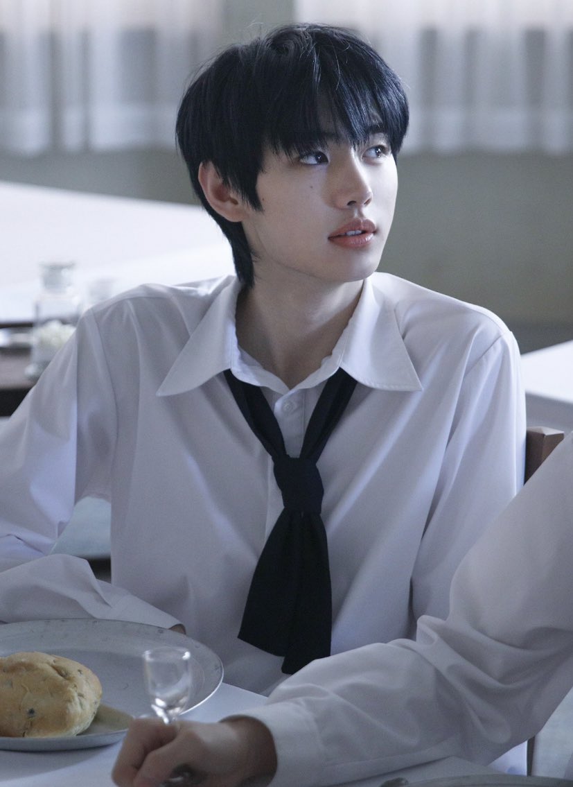 hourly sunghoon (@hoonhour) on Twitter photo 