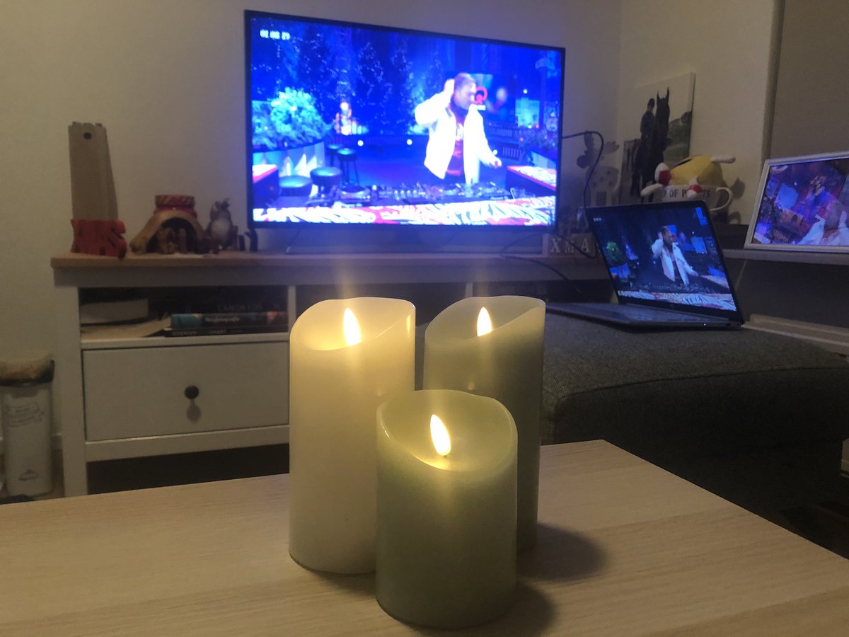 LvAPictures's tweet photo. Klaar voor een avondje #TheStreamers #TheLiveStreamers ! ππ₯³π #muziekavondje #2dekerstdag https://t.co/2qKOYfD5dl